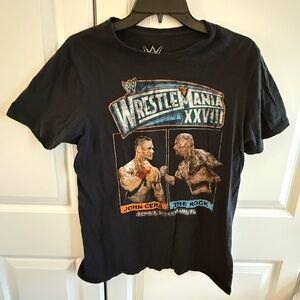 Black WWE Wrestlemania XXXIII John Cena vs The Rock t-shirt women’s medium